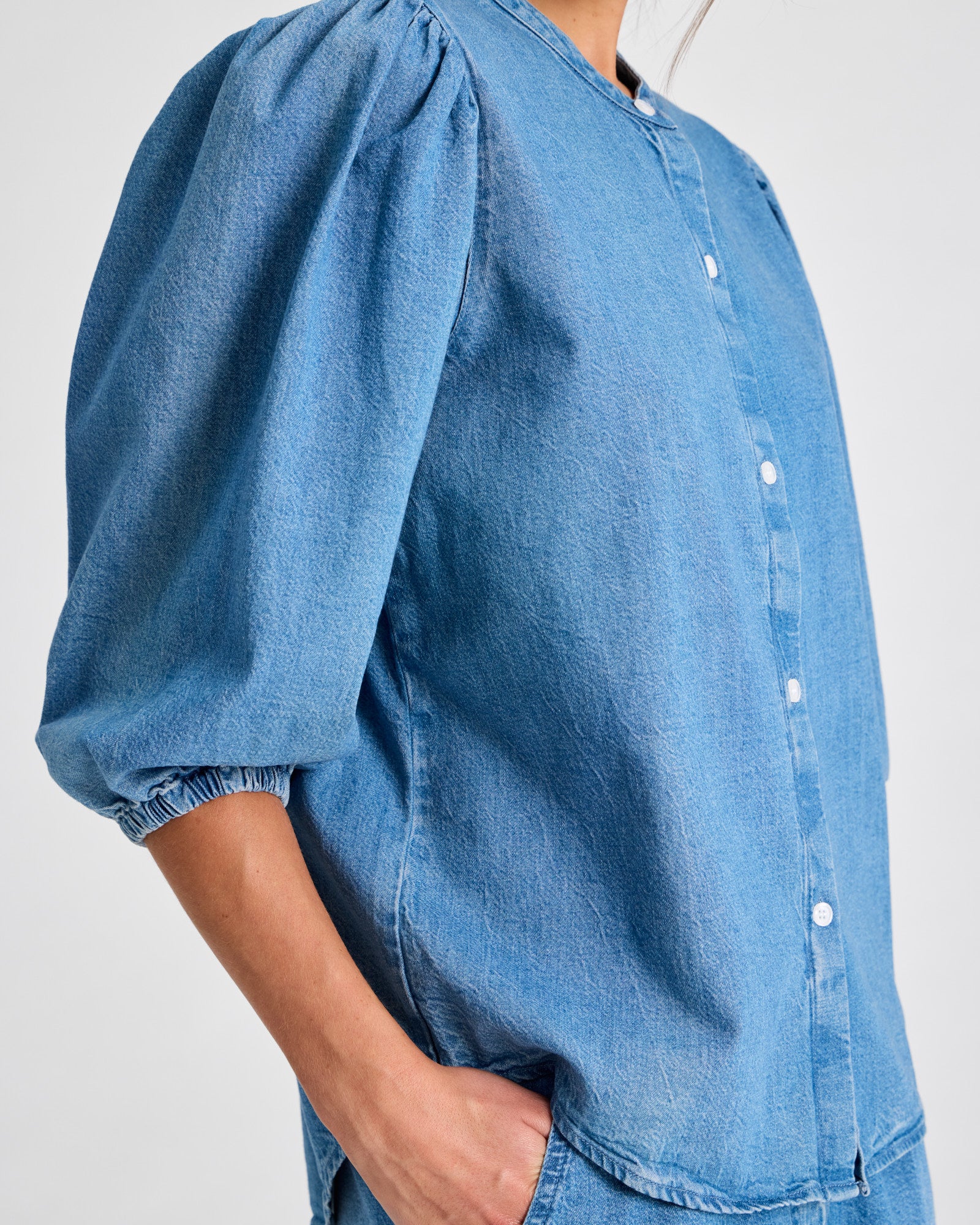 GAI+LISVA Elinor L/S Cotton Denim Light Washed Stand Collar Shirt GOTS Shirts & Blouses 710 Blue Denim