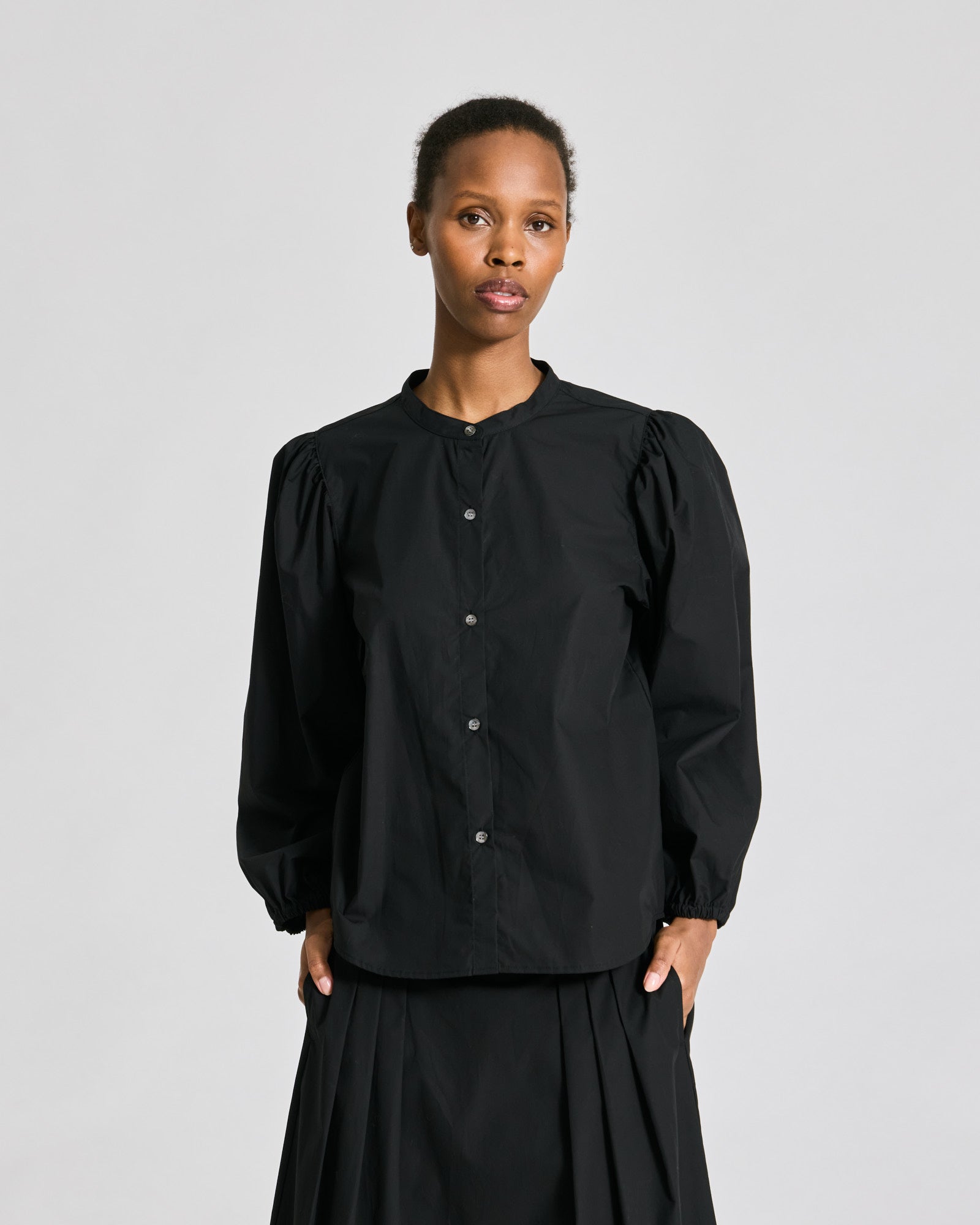 GAI+LISVA Elinor Poplin Stand Collar Shirt GOTS Shirts & Blouses 650 Black