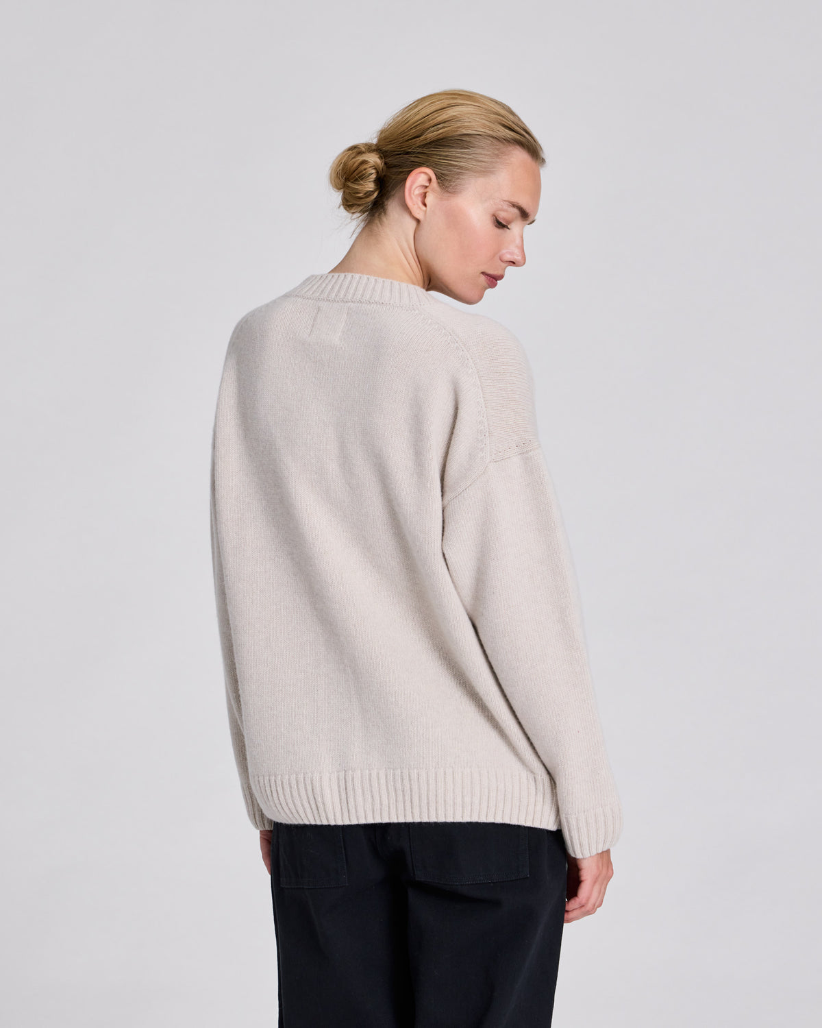 LISVA Elvira Lambswool V-neck Knit Lambswool l Knitwear 826 Island Fossil