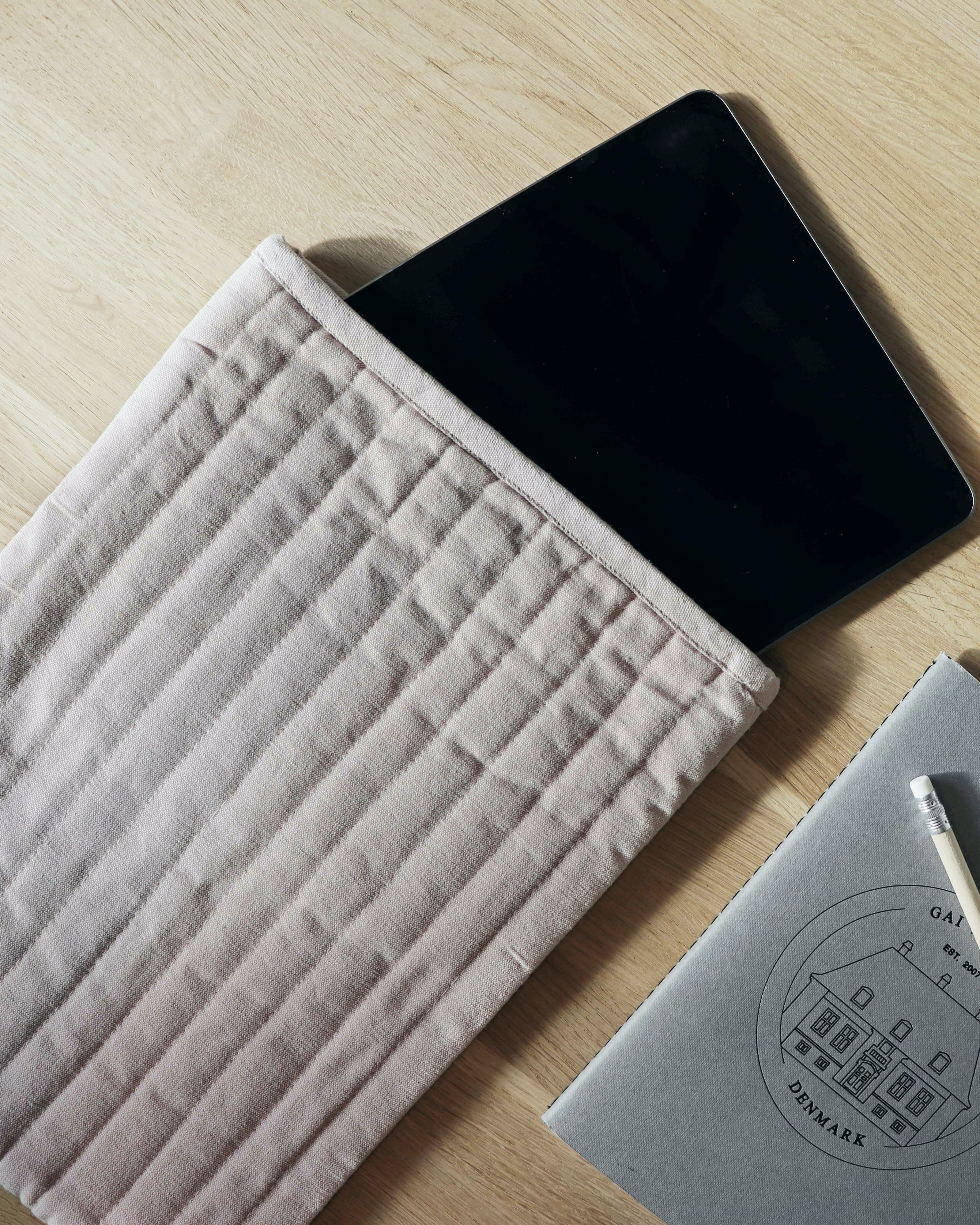 GAI+LISVA iPad Cover Accessories 361 Faded Rose