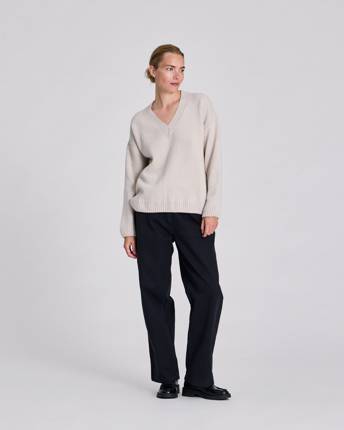 LISVA Elvira Lambswool V-neck Knit Lambswool l Knitwear 826 Island Fossil