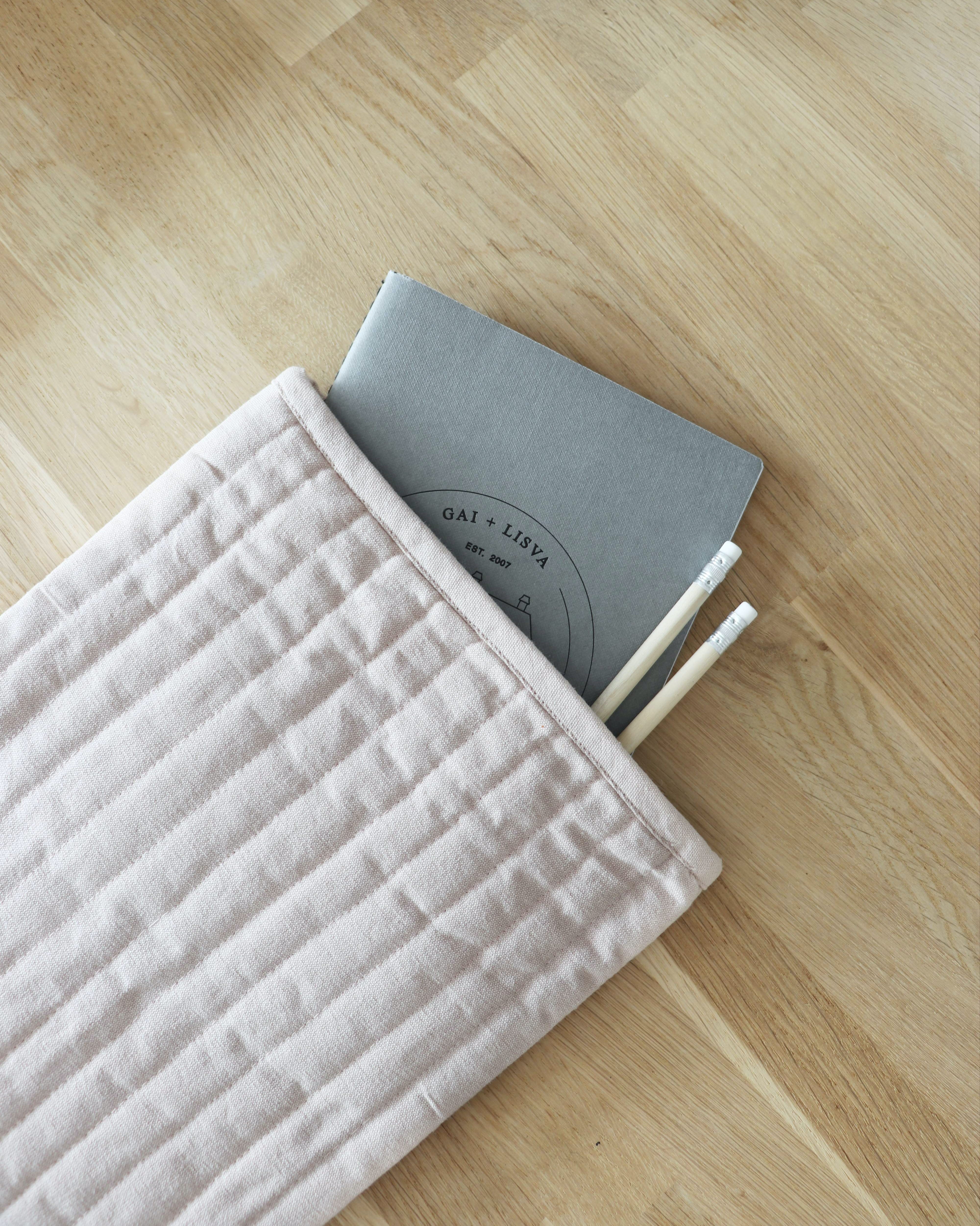 GAI+LISVA iPad Cover Accessories 361 Faded Rose